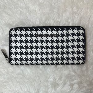 Michael Kors Monochrome Houndstooth Wallet long zip around